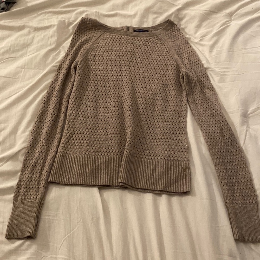American eagle beige sweater size M